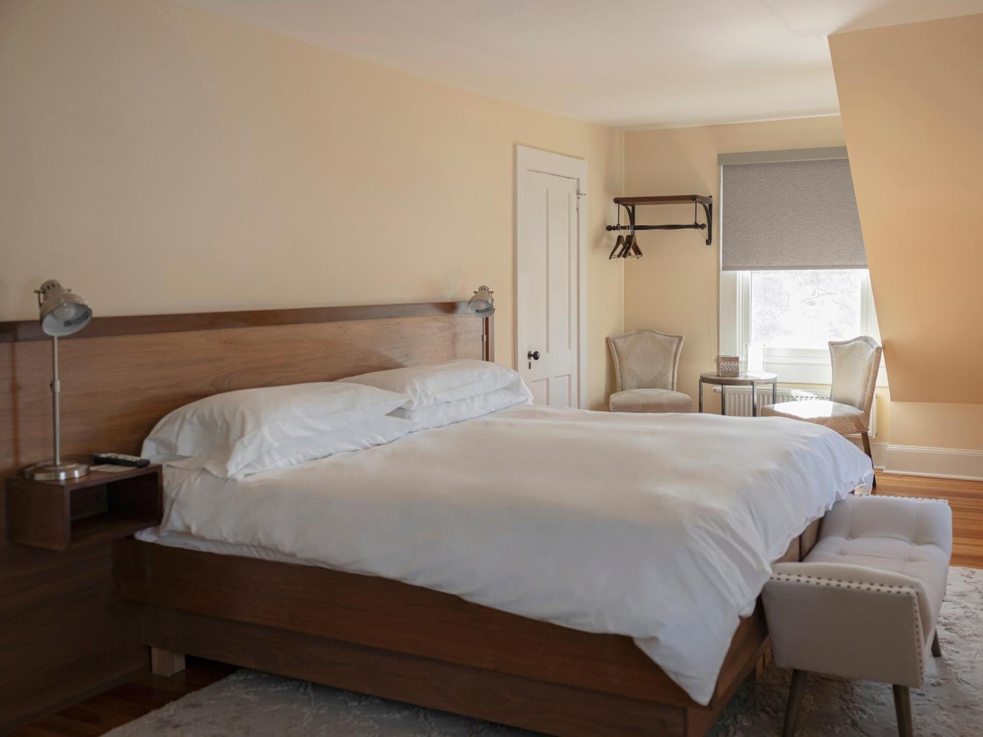 Lakehouse Inn Лий Екстериор снимка